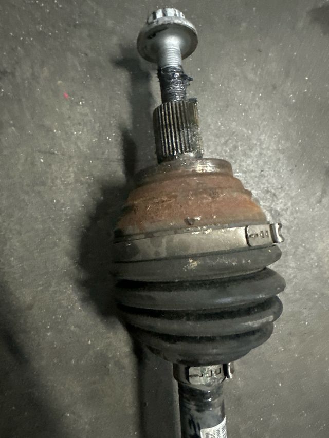 Palier Trasero Izquierdo 8P0501203