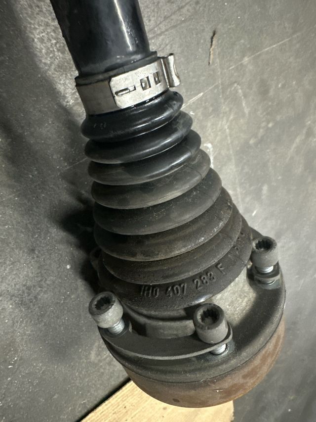 Palier Trasero Izquierdo 8P0501203