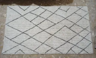 Alfombra H&M Diseño Geométrico.