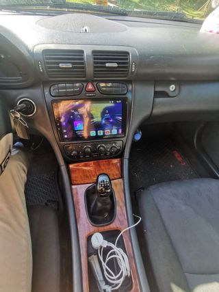 Mercedes-Benz C220 model 2004