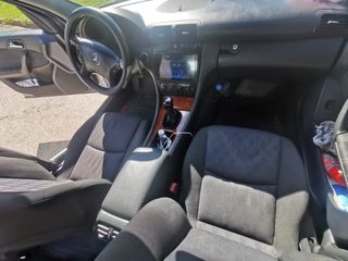 Mercedes-Benz C220 model 2004