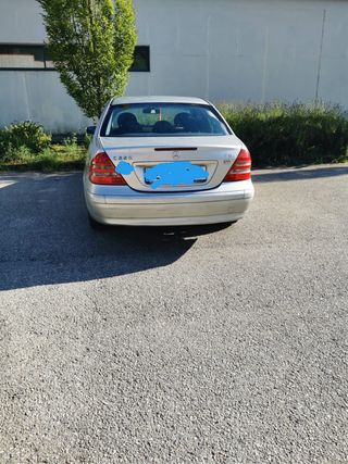 Mercedes-Benz C220 model 2004