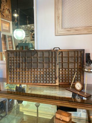 Cajón de imprenta antiguo de madera