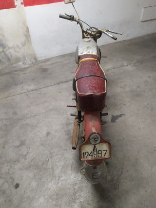 Moto Clásica Moto Guzzi Hispania Roja