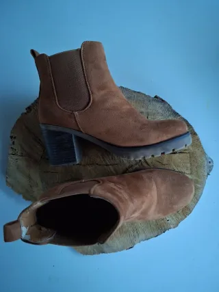 Botines marrones talla 39