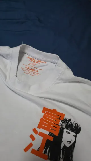 Camiseta Junji Ito Pull&Bear Talla L