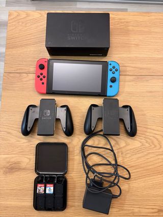 Nintendo Switch + 2 Juegos + Maletín
