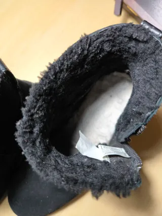 Botas UGG Negras Talla 39 con cuña