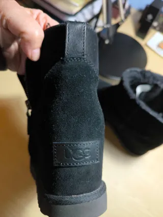 Botas UGG Negras Talla 39 con cuña