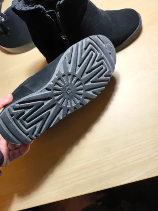 Botas UGG Negras Talla 39 con cuña