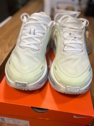 Nike Vomero Plus Talla 43