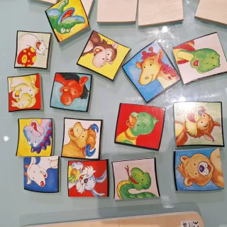 Puzzle infantil de madera. animales