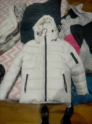 Abrigo plumas blanco con capucha