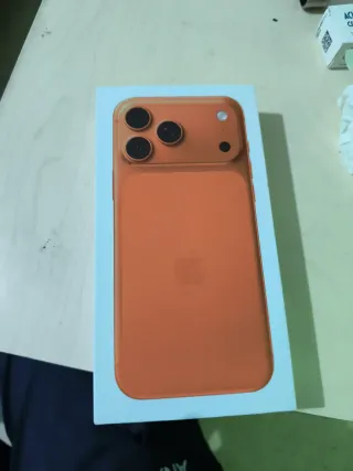 iPhone 17 Pro Max Naranja Como Nuevo