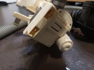 Bomba desagüe lavadora AEG Lavamat 6000