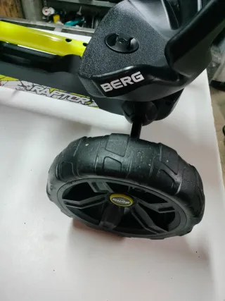 Coche de pedales BERG Raptor