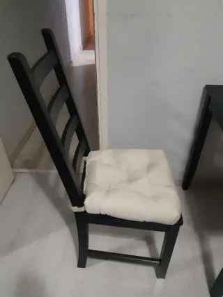 Mesa y 2 Sillas Ikea Negras