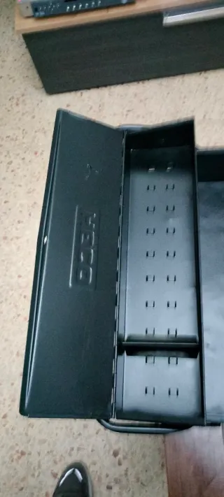 Caja de herramientas HEGG metálica