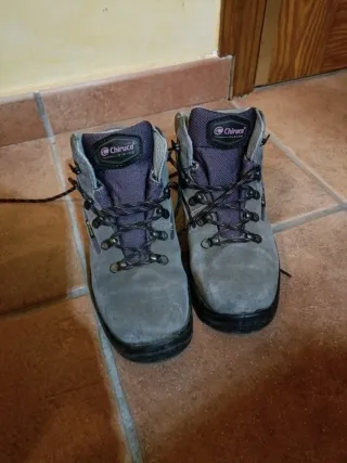 Botas de montaña mujer Chiruca grises Gore-tex