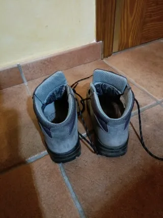 Botas de montaña mujer Chiruca grises Gore-tex