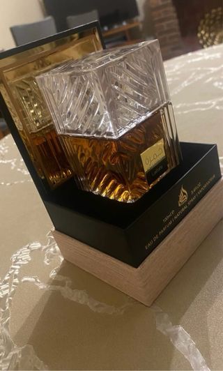 Perfume Khamrah Lattafa Negro y Dorado