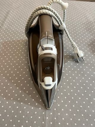 Plancha de ropa Rowenta 2700W