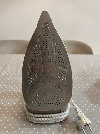 Plancha de ropa Rowenta 2700W