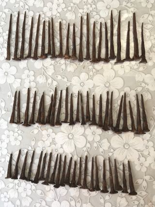 65 clavos de herrero pequeños