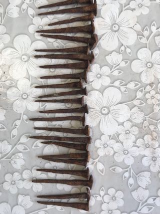 65 clavos de herrero pequeños