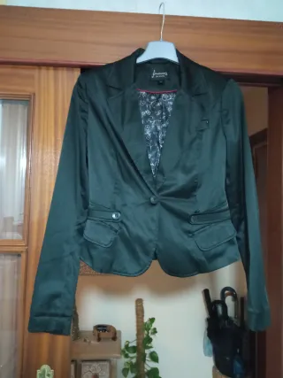 Chaqueta Stradivarius Negra Raso Mujer