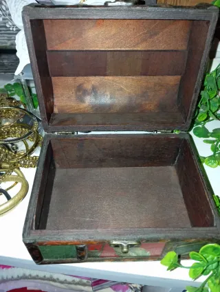 Cofre joyero artesanal con flores