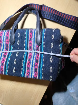 Bolso textil con correa