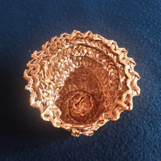 Pequeña gorra de paja