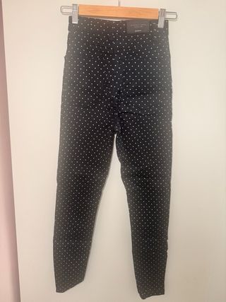 Pantalones pitillo Stradivarius topos