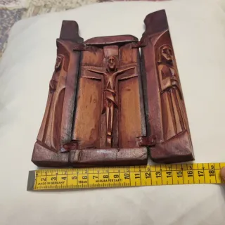 Tríptico religioso madera tallado a mano años 50