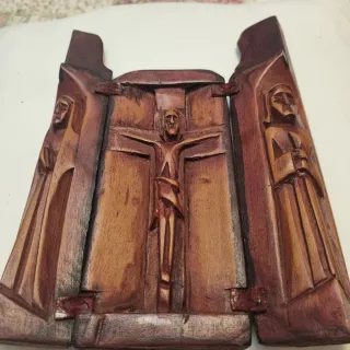 Tríptico religioso madera tallado a mano años 50