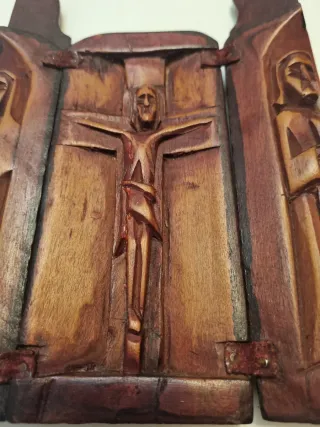 Tríptico religioso madera tallado a mano años 50