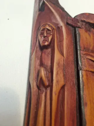 Tríptico religioso madera tallado a mano años 50