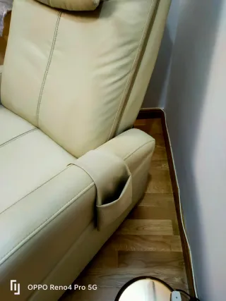 Sillón relax eléctrico piel beige, con maneta rota