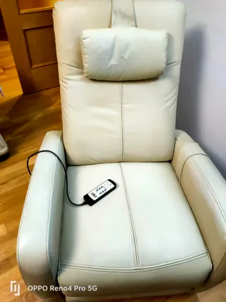 Sillón relax eléctrico piel beige, con maneta rota