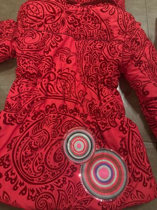 Anorak Desigual estampado fúcsia