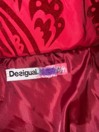 Anorak Desigual estampado fúcsia
