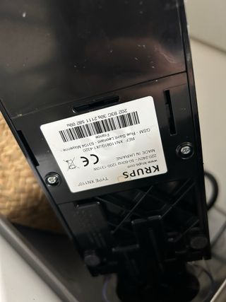 Cafetera Nespresso Essenza Mini Negra