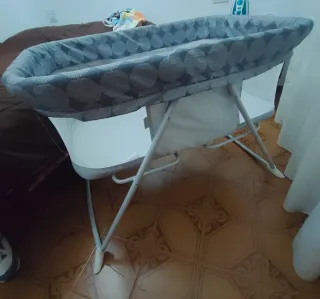 Cuna de viaje con estampado