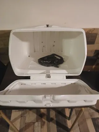 Baúl Blanco Reparto