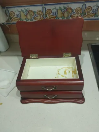 Joyero antiguo madera y latón