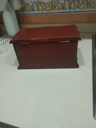 Joyero antiguo madera y latón