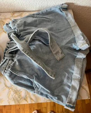 Shorts vaqueros Stradivarius Talla M