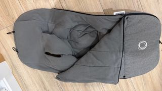 Saco Bugaboo gris invierno
