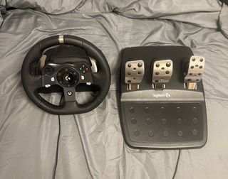 Volante Logitech G920 con Pedales